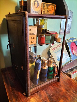 Lot 901 - Britain in the Blitz