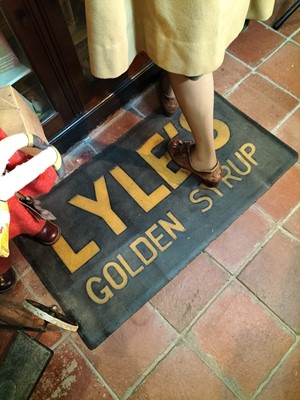 Lot 909 - Britain in the Blitz