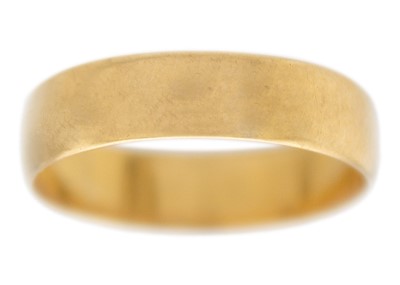 Lot 241 - An 18k yellow gold band ring.