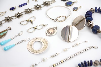 Lot 277 - A selection of silver and gem jewellery.