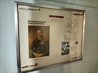 Lot 1085 - The Gallery