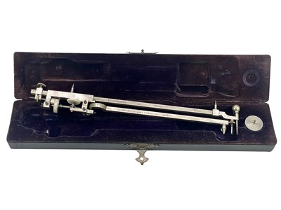 Lot 504 - A WWII military Abney type level clinometer.