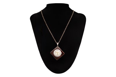 Lot 70 - A vintage ladies' pendant watch on a silver chain.
