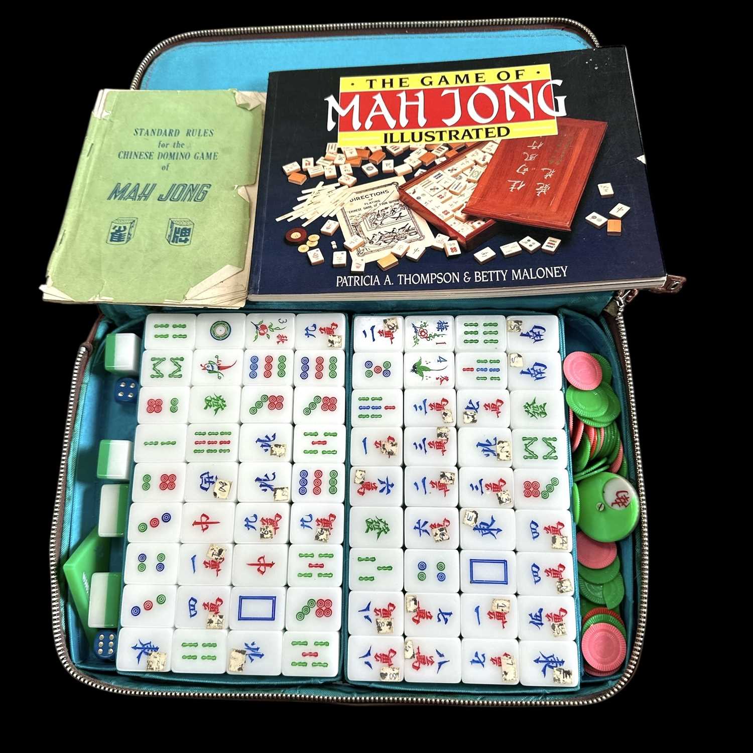 Lot 174 - A cased modern mahjong set.