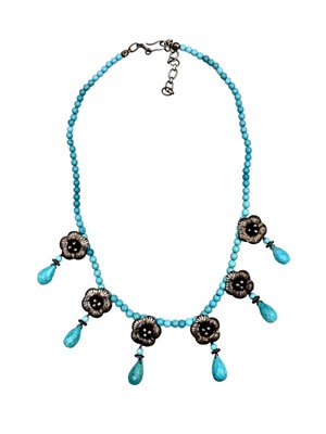 Lot 42 - A selection of costume jewellery.