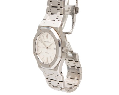 Lot 1026 - AUDEMARS PIGUET - A fine Royal Oak stainless steel gentleman's automatic bracelet watch.