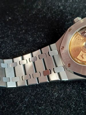Lot 1026 - AUDEMARS PIGUET - A fine Royal Oak stainless steel gentleman's automatic bracelet watch.
