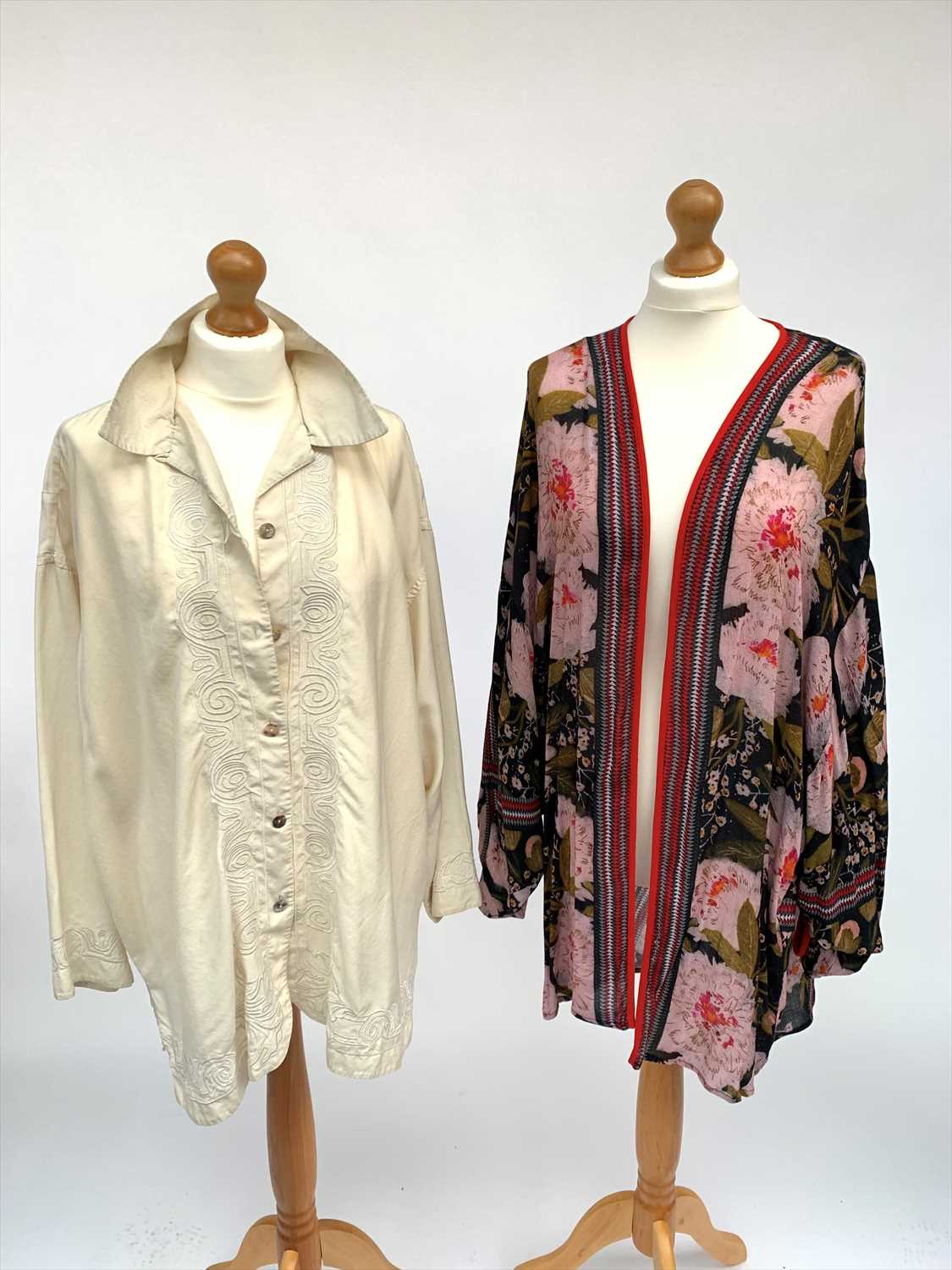 Lot 3056 - A cream silk Nicole Farrhi embroidered blouse,...