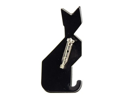 Lot 132 - LEA STEIN - a multicoloured cat brooch.
