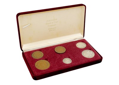 Lot 15 - AUSTRALIA - A Royal Australia Mint 2005 proof set, a 1986 uncirculated set and a part Australia set.