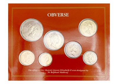 Lot 15 - AUSTRALIA - A Royal Australia Mint 2005 proof set, a 1986 uncirculated set and a part Australia set.