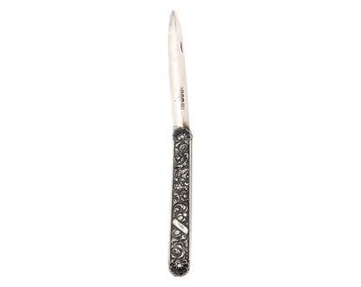 Lot 201 - A good George IV silver folding fruit knife by Thomas Nowill.