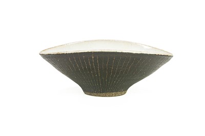 Lot 527 - Lucie RIE (1902-1995)