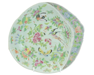Lot 604 - A Chinese Canton porcelain serving dish.