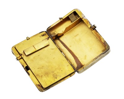 Lot 211 - An Edwardian silver gilt combination compact purse by Cohen & Charles.