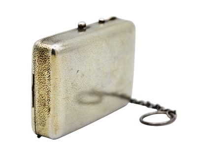 Lot 211 - An Edwardian silver gilt combination compact purse by Cohen & Charles.