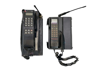 Lot 44 - A Motorola 4800x mobile 'brick' telephone.