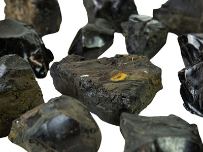 Lot 91 - A collection of obsidian samples.