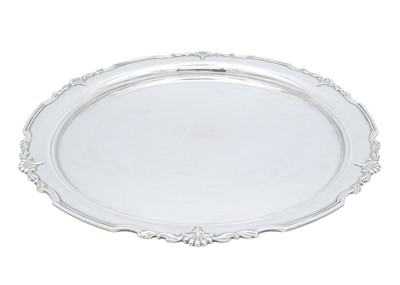 Lot 57 - A silver circular salver by Cooper Brothers & Sons Ltd.