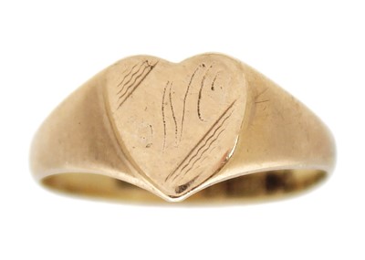 Lot 84 - A 9k gold heart-shaped signet ring.