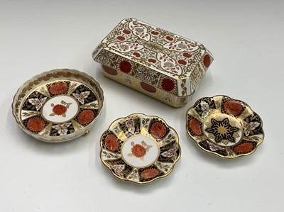 Lot 805 - An Abbeydale 'Imperial' pattern trinket box,...