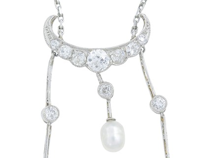 Lot 3 - A good Belle Époque diamond and pearl platinum set negligee necklace.
