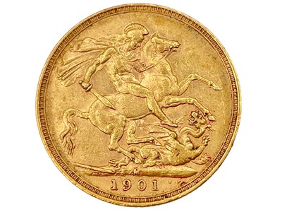 Lot 165 - A 1901 gold sovereign.