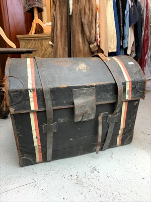 Lot 3015 - A collection of vintage textiles including...