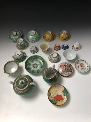 Lot 720 - Miscellaneous Chinese and Japanese porcelain....