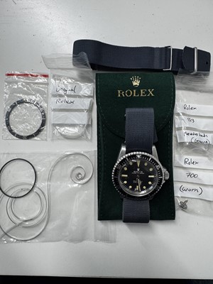 Lot 211 - ROLEX - An exceptionally rare and desirable MILSUB submariner ref. 5513.