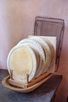 Lot 24 - Kitchenalia, four sycamore bread boards.