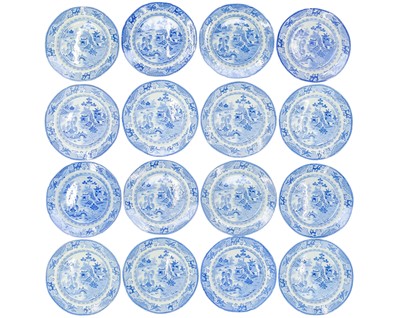 Lot 393 - A set of 16 Mason's blue and white willow pattern dinner plates.