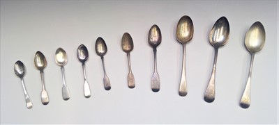 Lot 2023 - Ten silver spoons 11oz