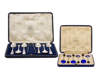 Lot 108 - A set of six silver George V silver and blue guilloche enamel demitasse coffee bean spoons.