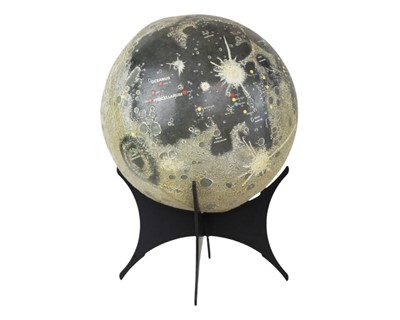 Lot 267 - A boxed 12" Wightman Lunaglobe.