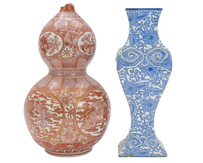 Lot 652 - A Japanese Kutani double gourd shape vase.