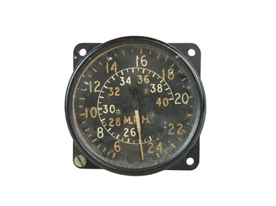 Lot 2 - A WWII Air Ministry Air Speed Indicator.