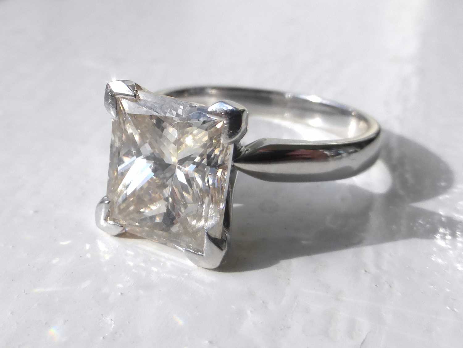 Lot 2514 - An impressive 18ct white gold diamond...