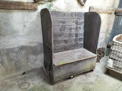 Lot 679 - Outside