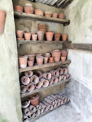 Lot 682 - Outside