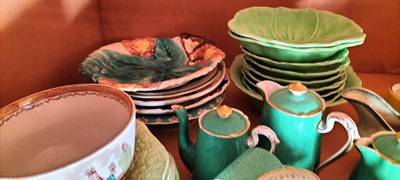 Lot 84 - A shelf of assorted china.