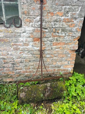 Lot 695 - Outside