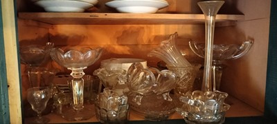 Lot 88 - Two shelves of assorted glassware.