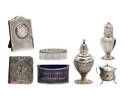 Lot 126 - A selection of silver items.