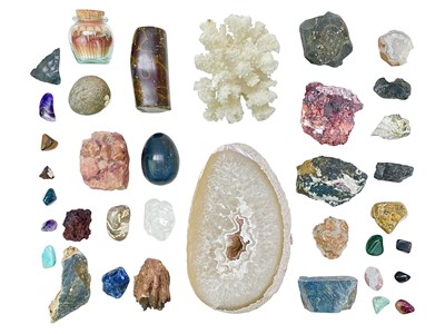 Lot 182 - A collection of approximately 30 mixed rock/mineral specimens.