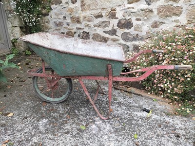 Lot 701 - Outside