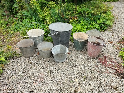 Lot 704 - Outside