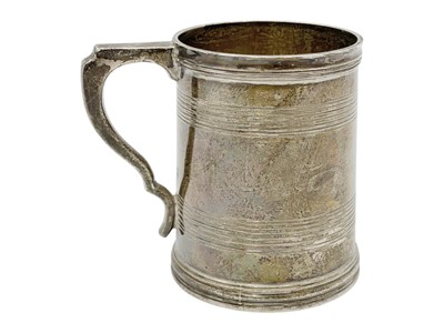 Lot 127 - An Edwardian silver canister form mug by Josiah Williams & Co.
