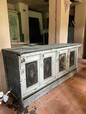 Lot 639 - Studio