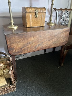 Lot 249 - Table
